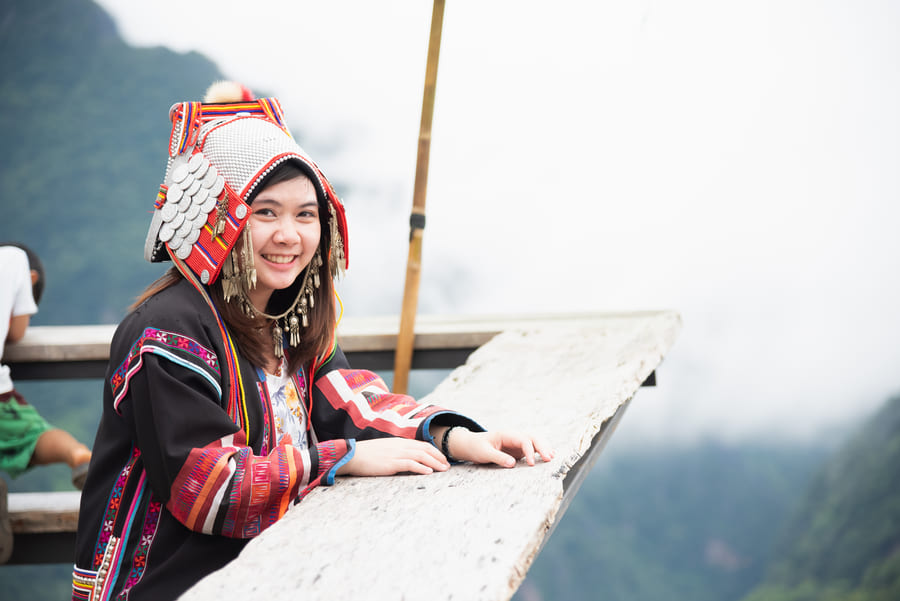 chica con vestimenta china en china